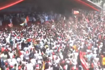 प्रयागराज में कांग्रेस और सपा की रैली में हंगामा, कार्यकर्ता हुए बेकाबू, बिन
भाषण दिए लौटे राहुल-अखिलेश