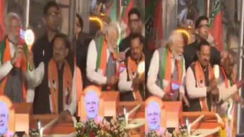 वीडियो: प्रधानमंत्री नरेंद्र मोदी के रोड शो के दौरान हुई घटना का 13 सेकंड का
वीडियो वायरल