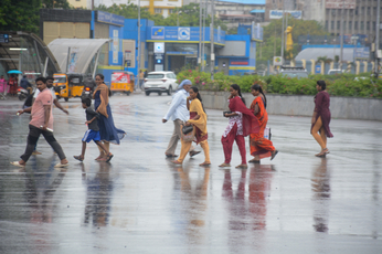 weather चेन्नई में दिनभर छाए रहे बादल… कई इलाकों में झमाझम.. देखें वीडियो..