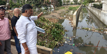 बेंगलूरु : उप मुख्यमंत्री ने किया वर्षा प्रभावित क्षेत्र का दौरा