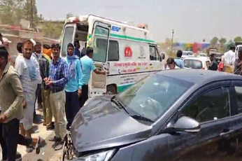 रायपुर में हादसा: तेज रफ्तार दो कार में हुई जबरदस्त भिड़ंत, चालक गंभीर, देखें
वीडियो