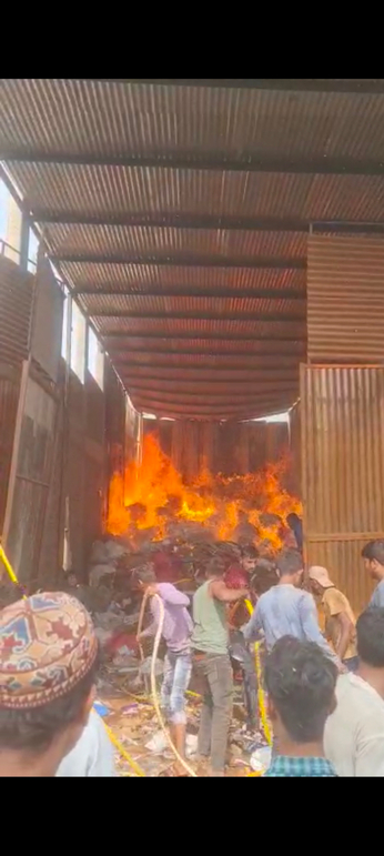 भंगार दुकान में लगी भीषण आग, लाखों का माल जलकर खाक