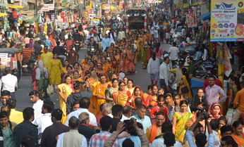 Video- मां नर्मदा जयंती पर नमामि देवी नर्मदे से गूंज उठा शहर