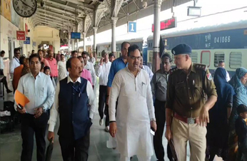 देखे Video...यात्री सुविधा समिति ने रेलवे स्टेशन का किया निरीक्षण