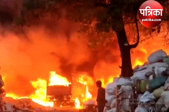 Video : हैदराबाद में काला पत्थर के एक गोदाम में लगी आग, हताहत सूचना नहीं