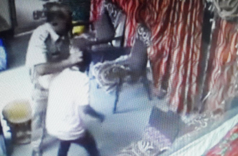 पुलिस वाला गुंडा-गर्ल्स हॉस्टल में घुसकर युवती से की मारपीट-धमकी