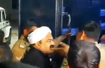 Video: गैंगस्टर अतीक अहमद को यूपी पुलिस कोटा होते हुए लेकर निकली