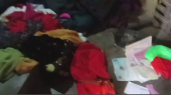 video: दिन दहाड़े कमरे का ताला तोडकऱ सोने के जेवरात ले गए चोर