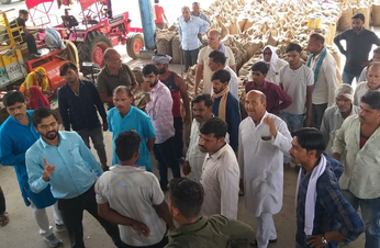 Video: राजफेड खरीद केन्द्र पर ठेकेदार ने किसानों को करीब 3 लाख का चूना लगाया