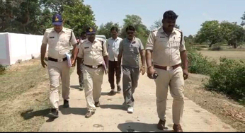 video story- हत्या के दो आरोपियों को पुलिस ने जंगल से किया गिरफ्तार