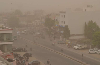Weather News: काले बादल और धूल के गुबार ने घेर​ लिया अजमेर को