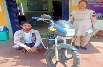 चोरी की मोटर साइकिल के साथ आरोपी गिरफ्तार