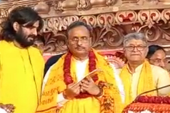 Video : अयोध्या पहुंचे पूर्व उपमुख्यमंत्री दिनेश शर्मा ने बताया कैसे बीते 9 वर्ष, राम मंदिर बना कोहिनूर