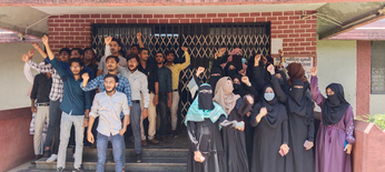 विद्यार्थियों का फूटा आक्रोश, कॉलेज के गेट पर लगा दिया ताला