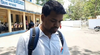 Video Story :- पैसे लेकर भी नहीं दिलाई बीएड की परीक्षा, कलेक्टर से शिकायत