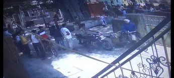 Chitrakoot News Video: दो पक्षों में हुआ खूनी संघर्ष,वायरल हुआ मारपीट का लाइव वीडियो