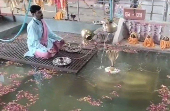 weather alert- बारिश के लिए भगवान शिव को किया जलमग्न