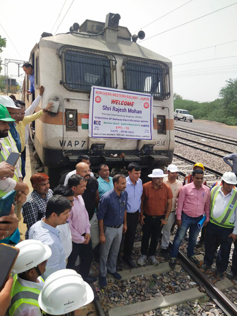 Indian Railways: Indo-Pak: Barmer: पाकिस्तान की सीमा तक पहुंची हमारी इलेक्ट्रिक ट्रेन, छाई खु​शियां
