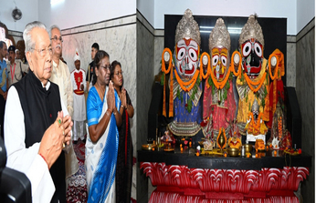 छत्तीसगढ़ की राजधानी रायपुर पहुंची राष्ट्रपति द्रौपदी मुर्मु ने जगन्नाथ मंदिर में देशवासियों की सुख-समृद्धि की कामना की