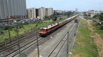 Surat Video : उधना-सूरत नई लाइन शुरू, रोजाना चल रही 16 से 20 ट्रेनें