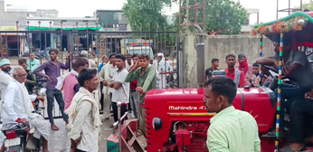 आक्रोशित किसानो ने मंडी गेट बंदकर जताया विरोध-video