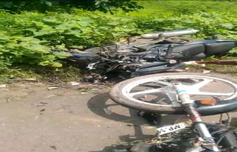 video news- दो बाइक की टक्कर में 1 की मौत, 3 लोग घायल