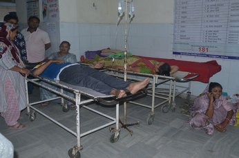 security chek: रामपुरा जिला अस्पताल फुल, नो बेड, स्ट्रेक्चर पर इलाज