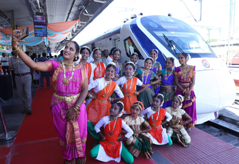 तमिलनाडु को मिली वंदे भारत ट्रेन की सौगात, पीएम मोदी ने दिखाया हरी झंडी