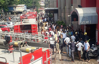 SURAT VIDEO/ बॉम्बे मार्केट की दुकान में भीषण आग