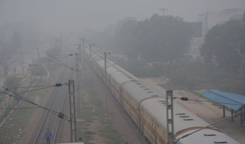 weather update : अलवर में छाने लगा कोहरा धुंधला नज़र आने लगा शहर