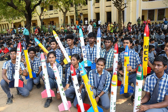 video : रॉकेट साइंस कार्यशाला : छात्रों ने लॉन्च किया पूर्ण प्रायोगिक रॉकेट
