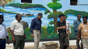 VIDEO: वॉल पेंटिंग के जरिए सफाई संदेश: चेन्नई में सफाई व्यवस्था को लेकर निगम कमिश्नर ने किया दौरा
