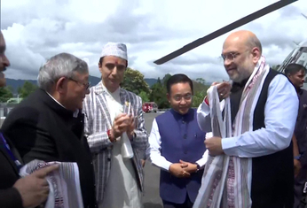 सिक्किम के तीन दिन के दौरे पर पहुंचे अमित शाह, सीएम प्रेम सिंह तमांग ने किया स्वागत