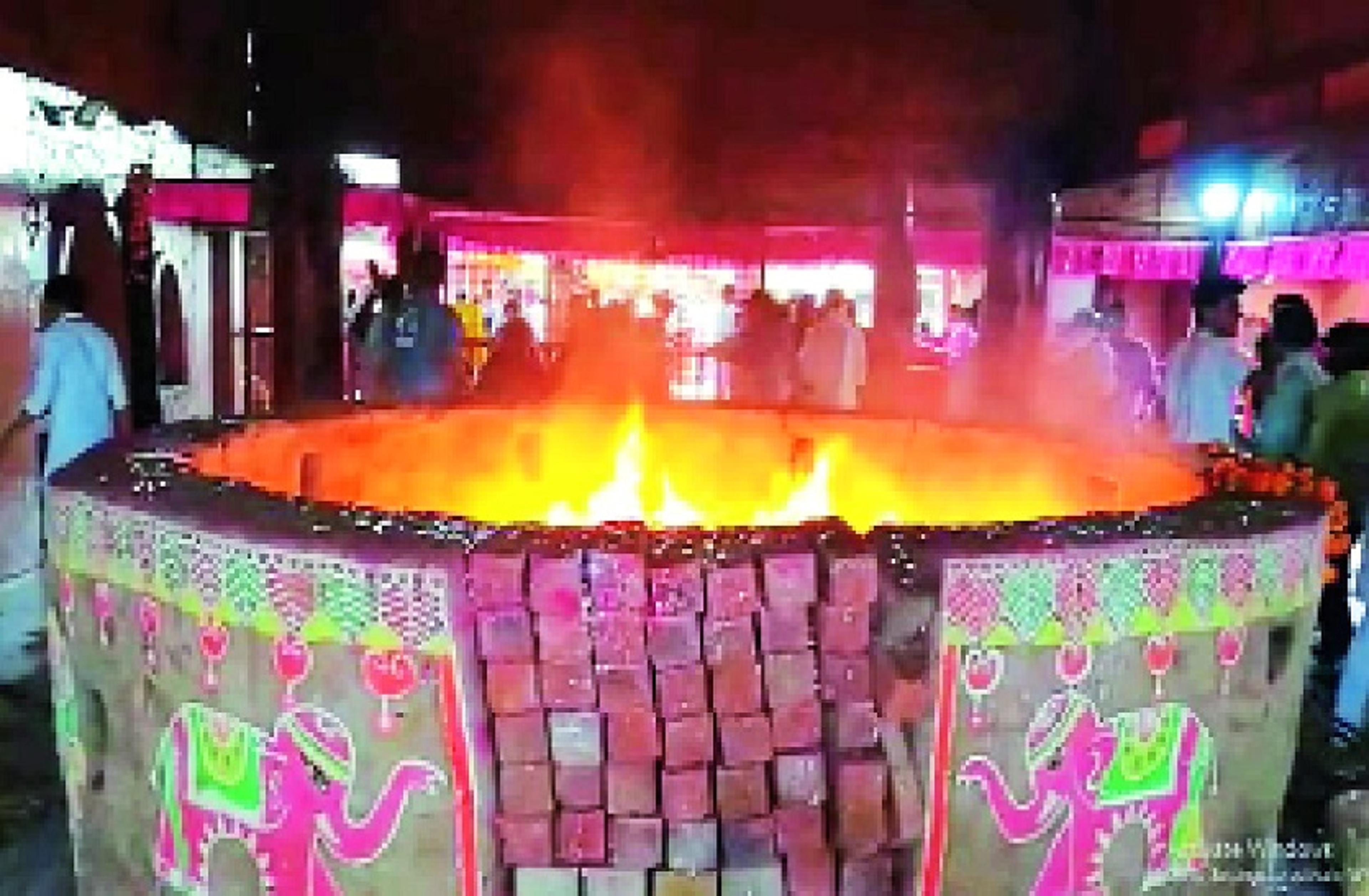 Dhuniwale Dadaji : श्रद्धालुओं की आस्था का मुख्य केंद्र, जहां 90 साल से जल रही
है धूनि
