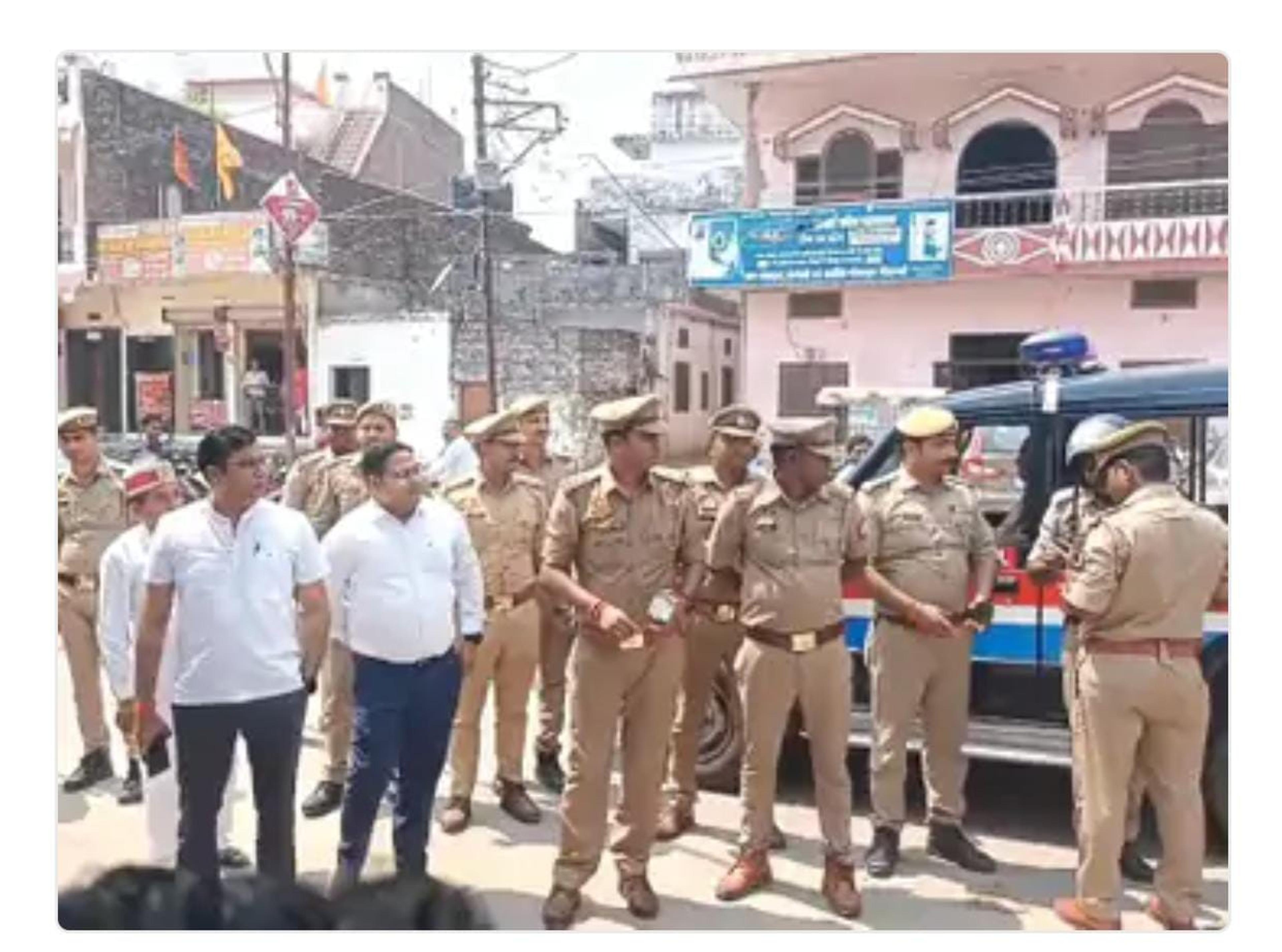 मधुमिता हत्याकांड का सजायाफ्ता पूर्व मंत्री अमरमणि त्रिपाठी का घर कुर्क करने
पहुंची पुलिस