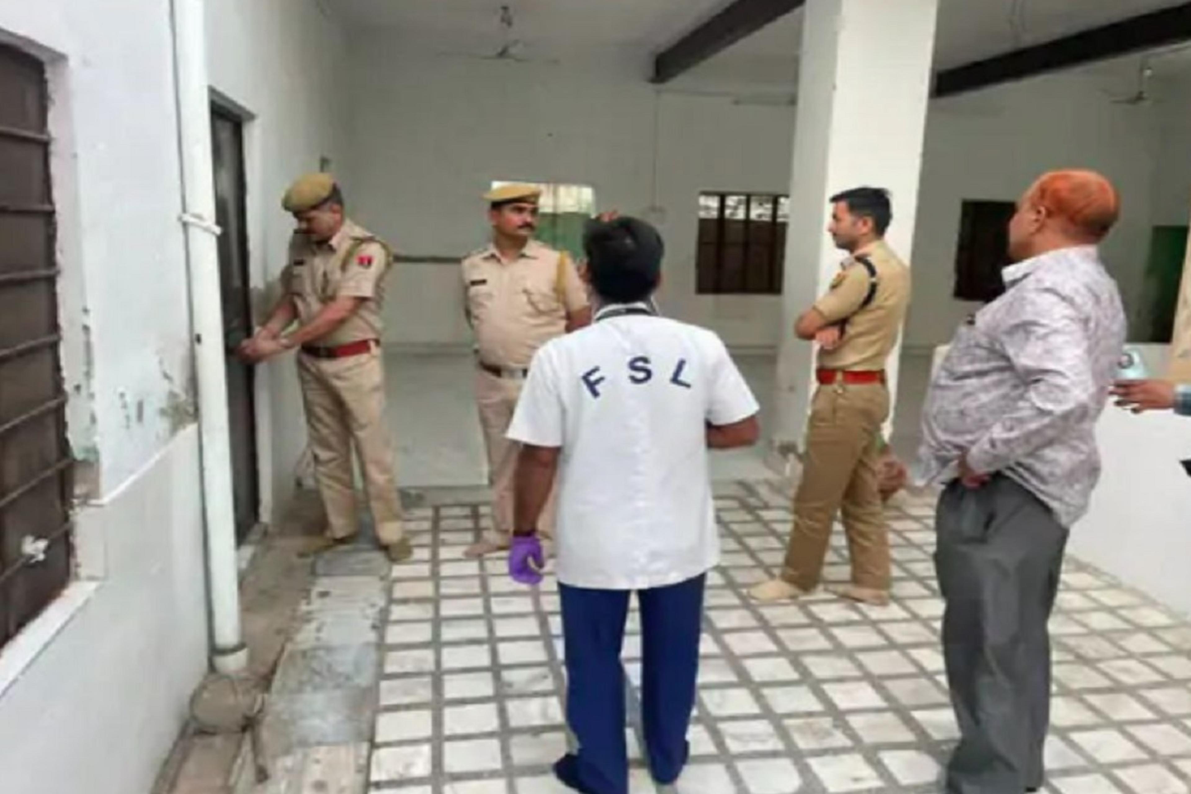 राजस्थान में मस्जिद में घुसे बदमाश, मौलाना का मर्डर कर हुए फरार, अलर्ट मोड पर आई
पुलिस