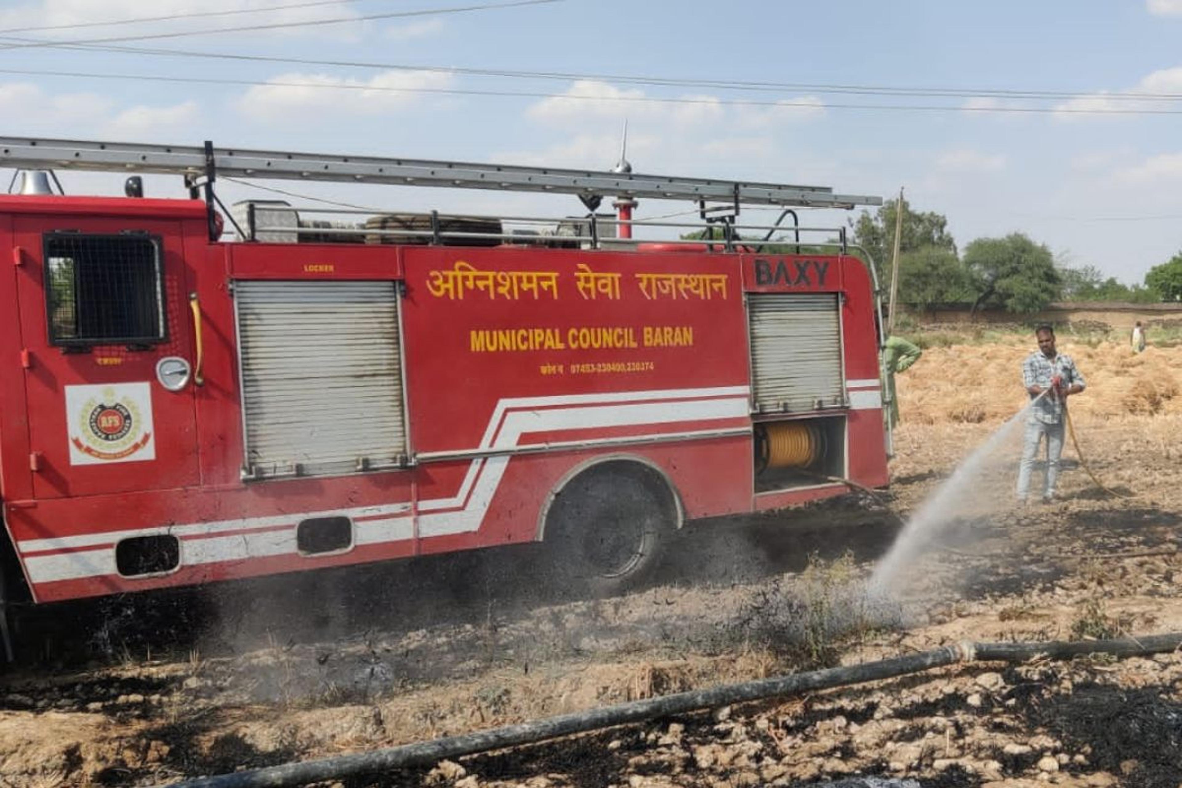 राजस्थान में बढ़ते तापमान का कहर, तीन दिन में डेढ़ दर्जन आग की घटनाओं से
खेत-खलियानों में फसलें चौपट?