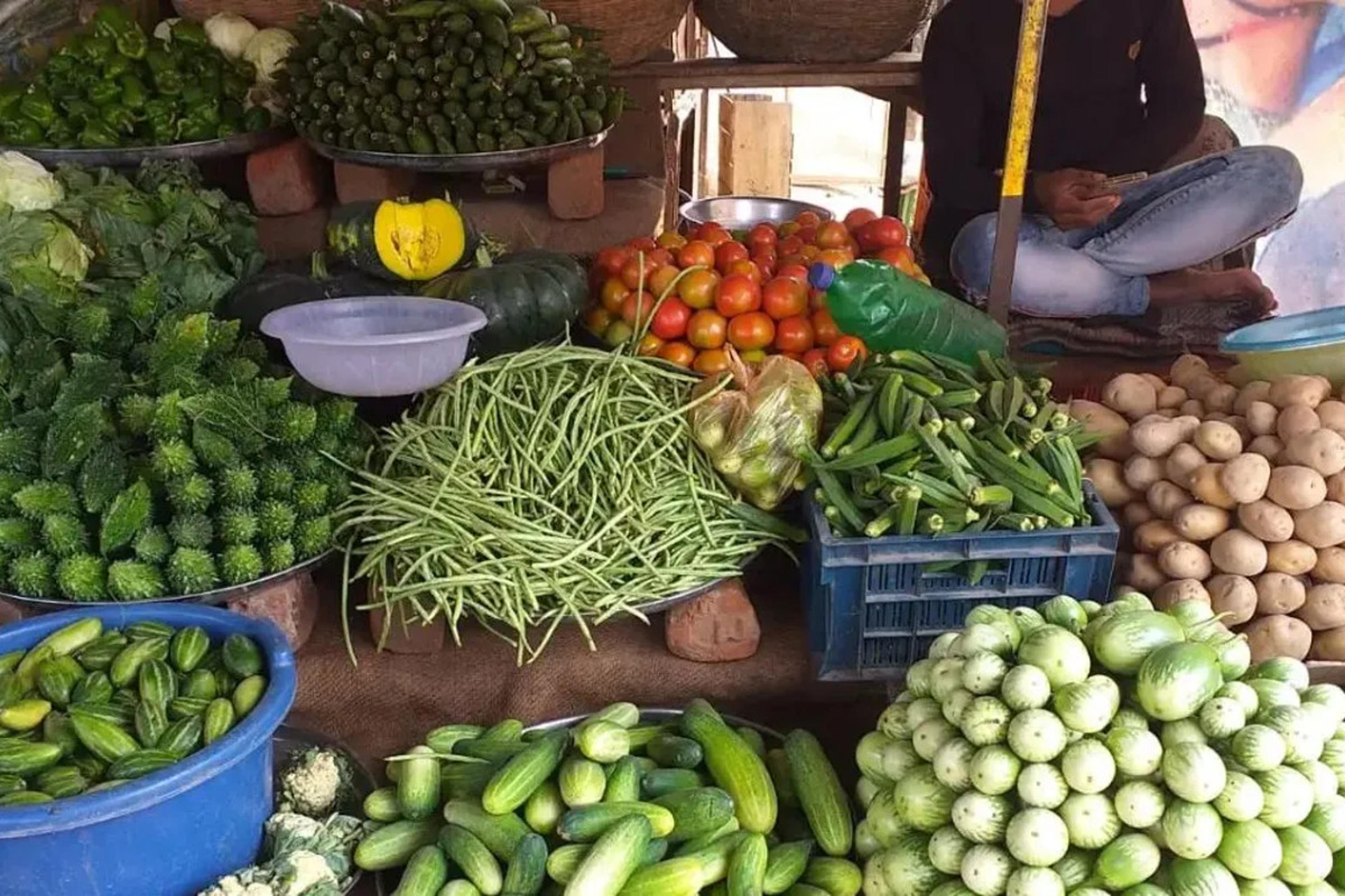 Vegtable Price Today: सब्जियों के भाव बढ़ने से बिगड़ा घर का बजट, आलू भी हुआ
महंगा, जानिए भाव