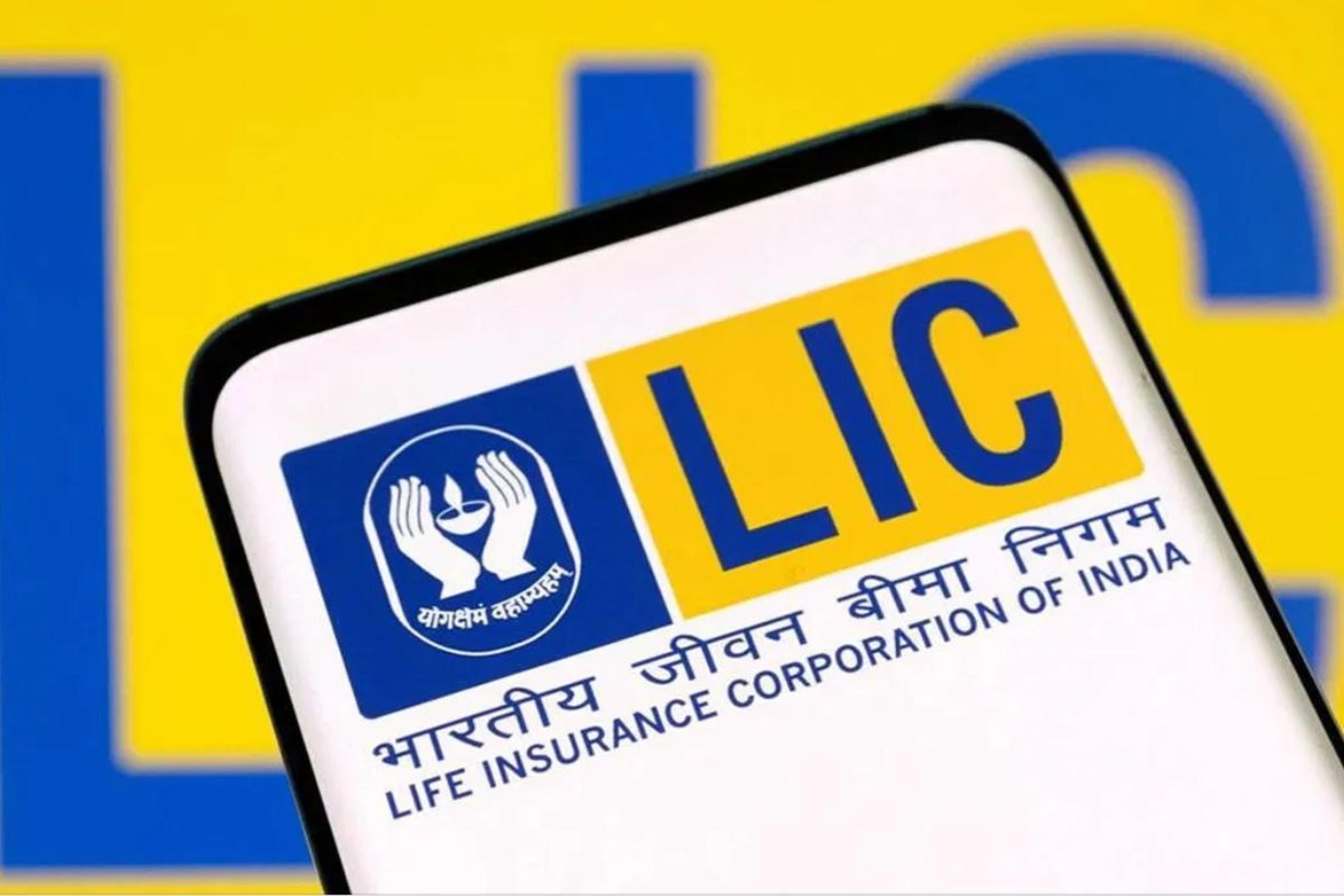 LIC Jeevan Azad Policy: एलआईसी की इस पॉलिसी की है जबरदस्त डिमांड…जानिए खासियत