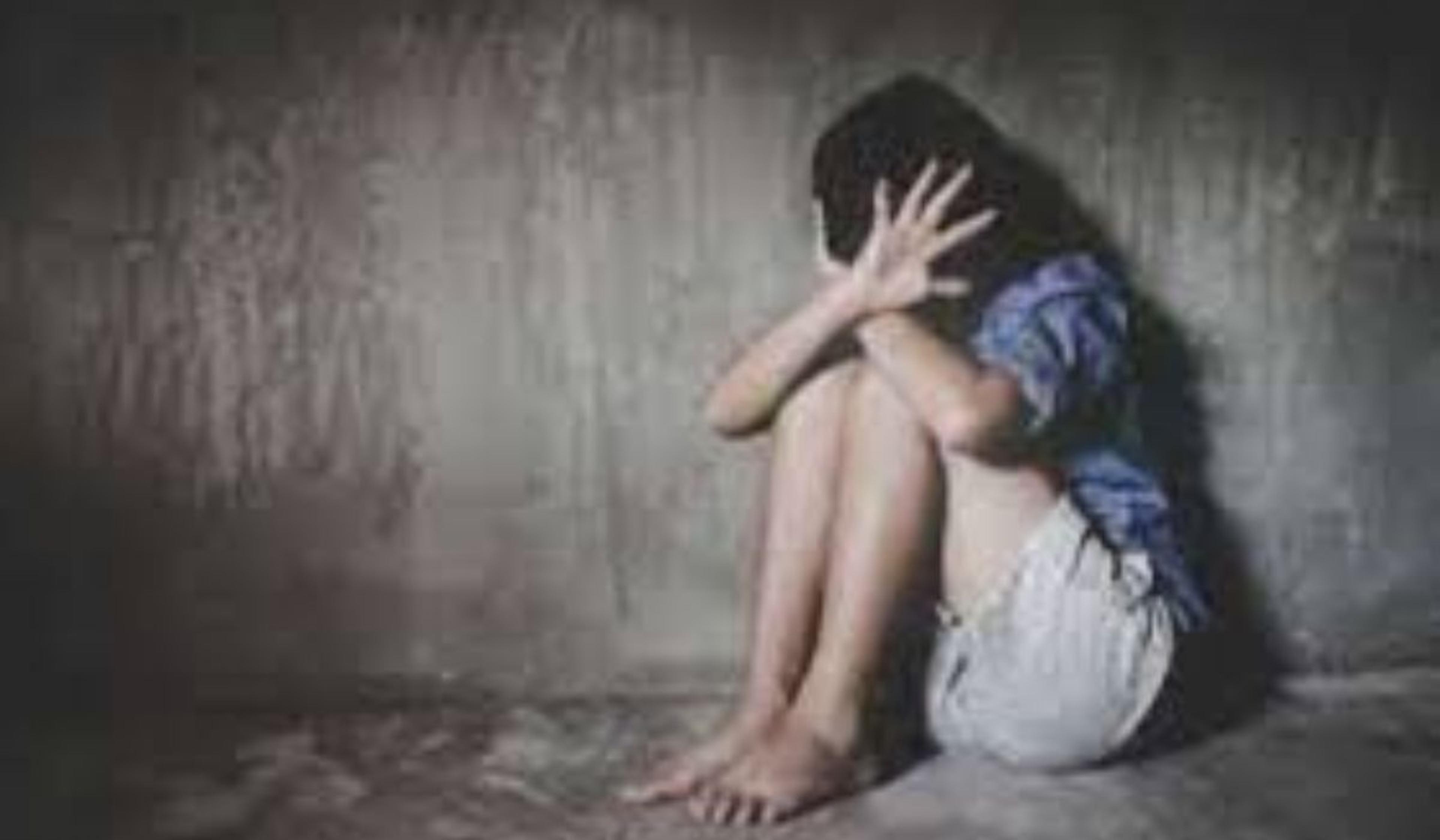 Rape in Bulandshahr: बुलंदशहर में पार्टी के बाद नशे की हालत में युवती से रेप,
सोशल मीडिया पर वीडियो वायरल