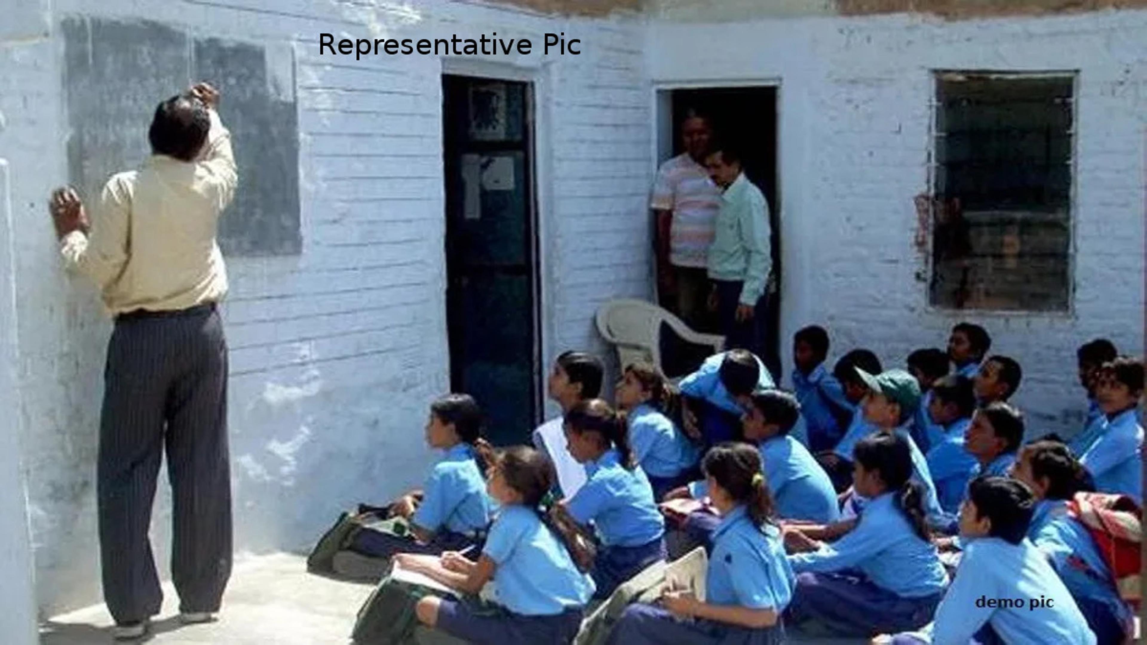 संस्कृत पढ़नी है तो जाना होगा गांवों में, राजस्थान के इन जिलों में स्कूल ही नहीं