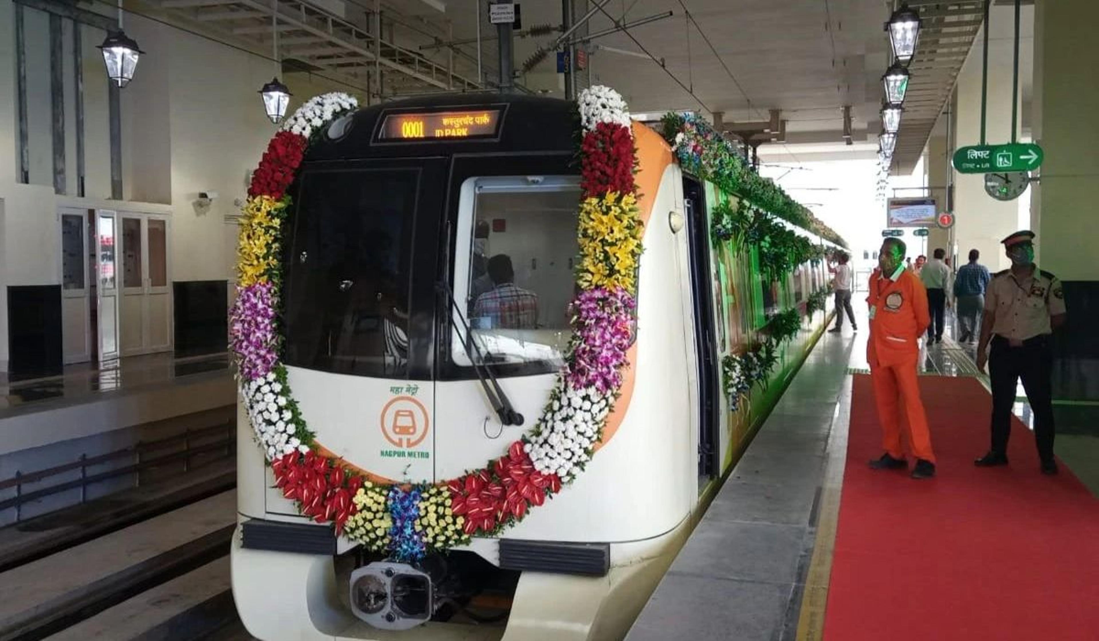 Vande Bharat Metro Train: खुशखबरी! सवा घंटे में पहुंचेंगे दिल्ली, यूपी को वंदे
भारत मेट्रो ट्रेन की मिलने जा रही सौगात