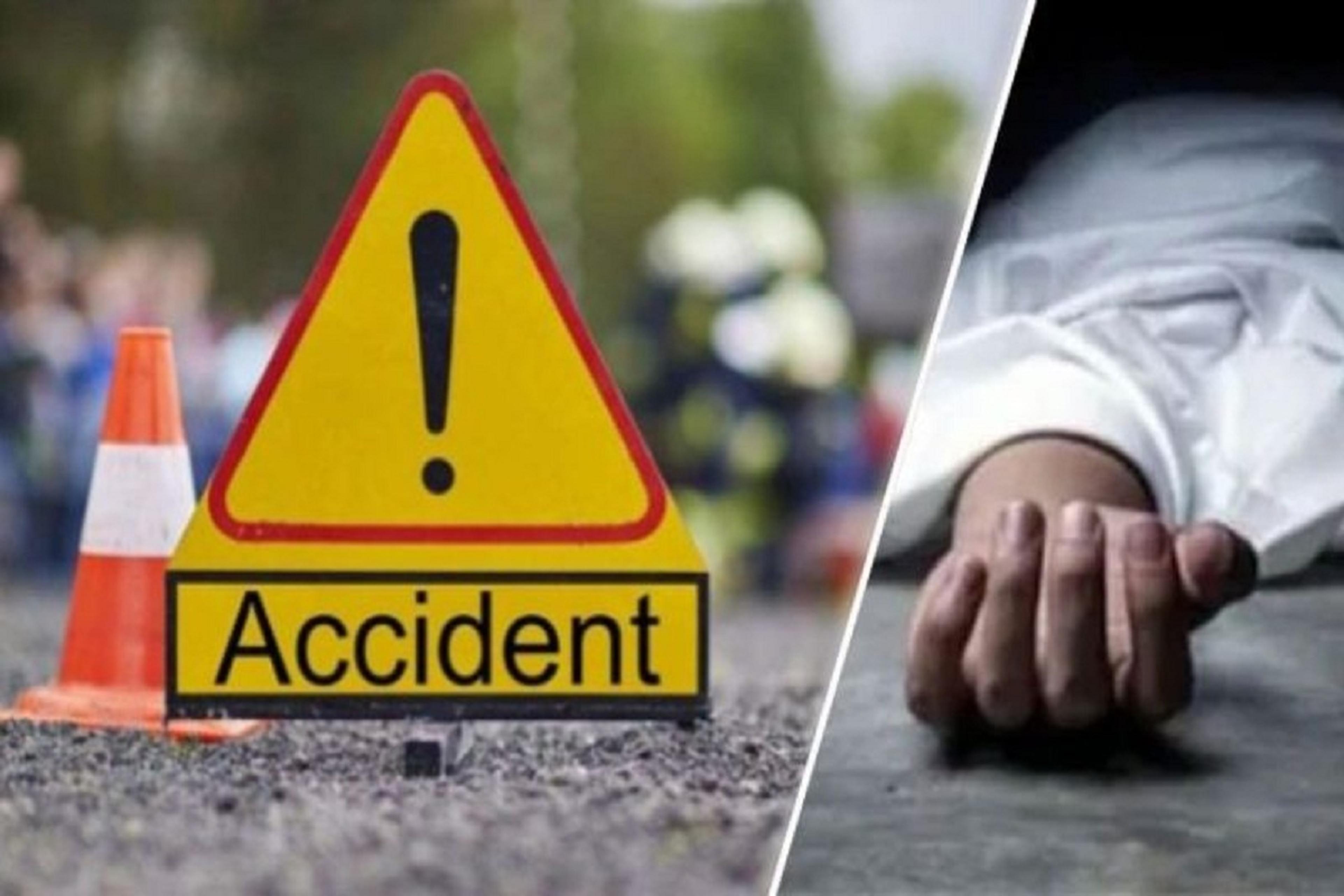 CG Accident News: शादी में जा रहे थे, अचानक रफ्तार में चलती बाइक हुई बेकाबू और
टकरा गई 1 पेड़ से… पिता की मौत, बेटा घायल