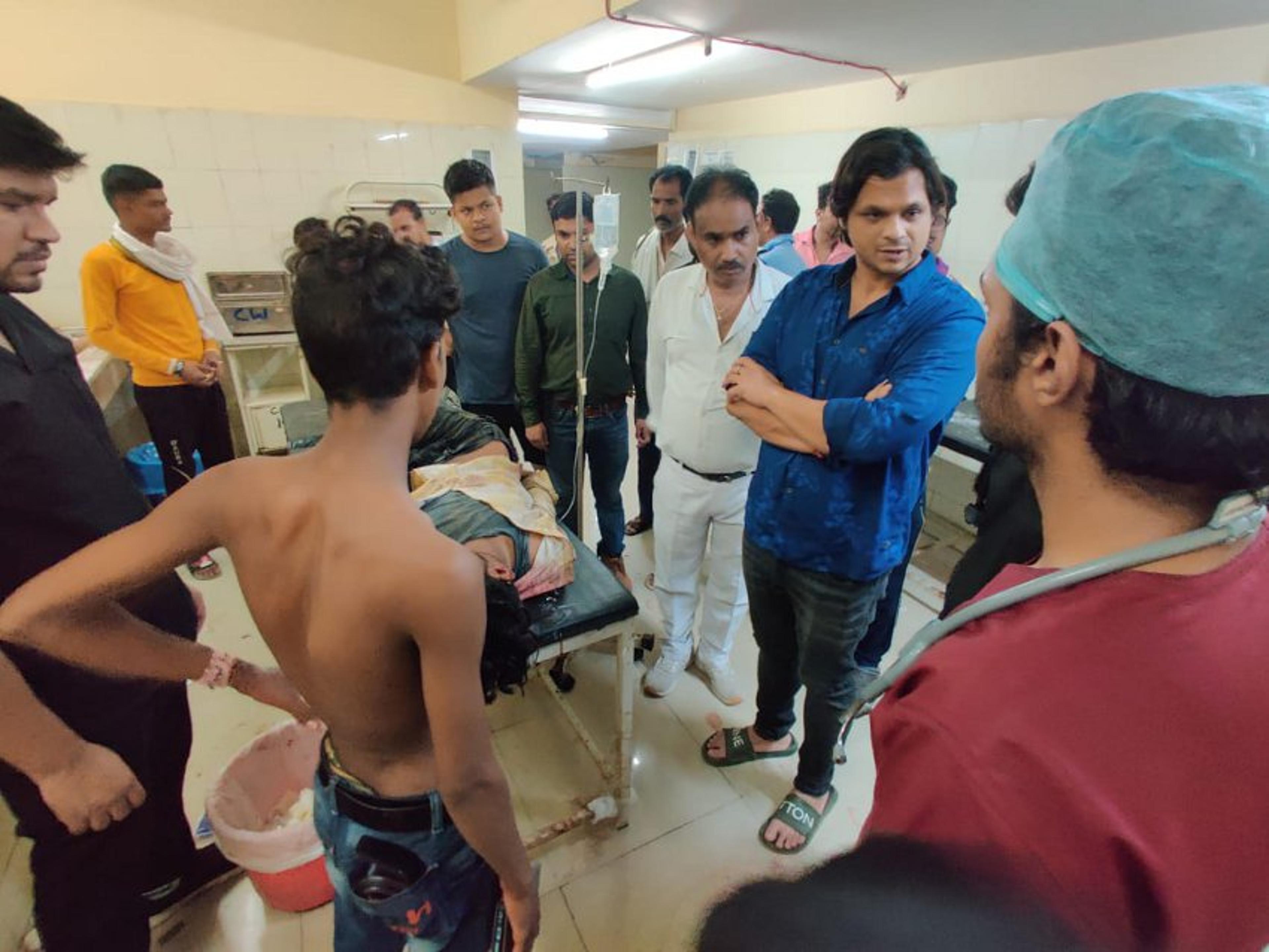 Video सागर से राहतगढ़ जाते समय हुई एक युवक की मौत दो घायल