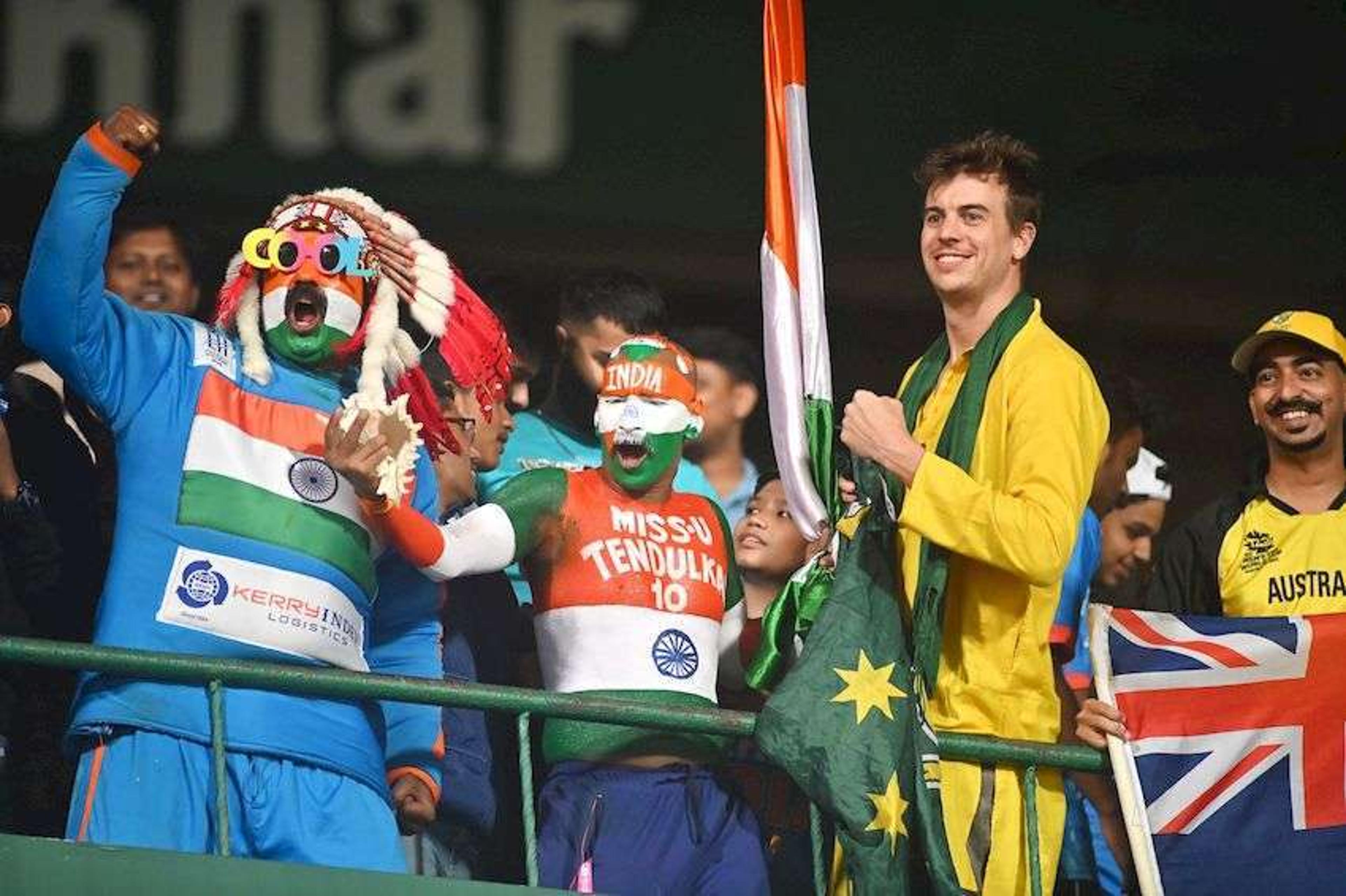 PHOTO भारत-ऑस्ट्रेलिया के बीच 5वें टी20 क्रिकेट मैच में उमड़े दर्शक