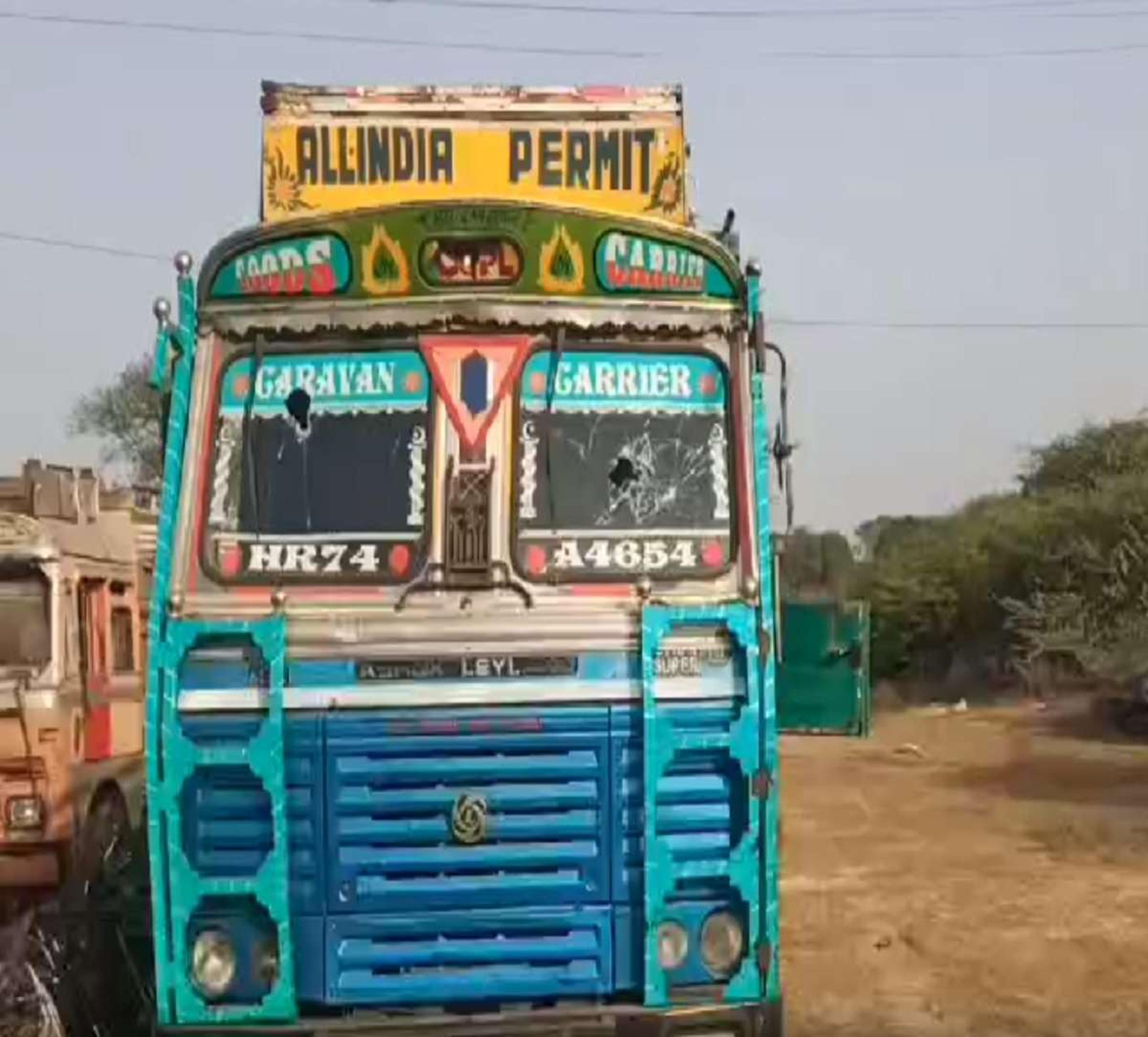 Rajasthan : गौ तस्करों के हौंसले बुलंद, पुलिस पर की फायरिंग, गाय से भरा ट्रक पकड़ा गया