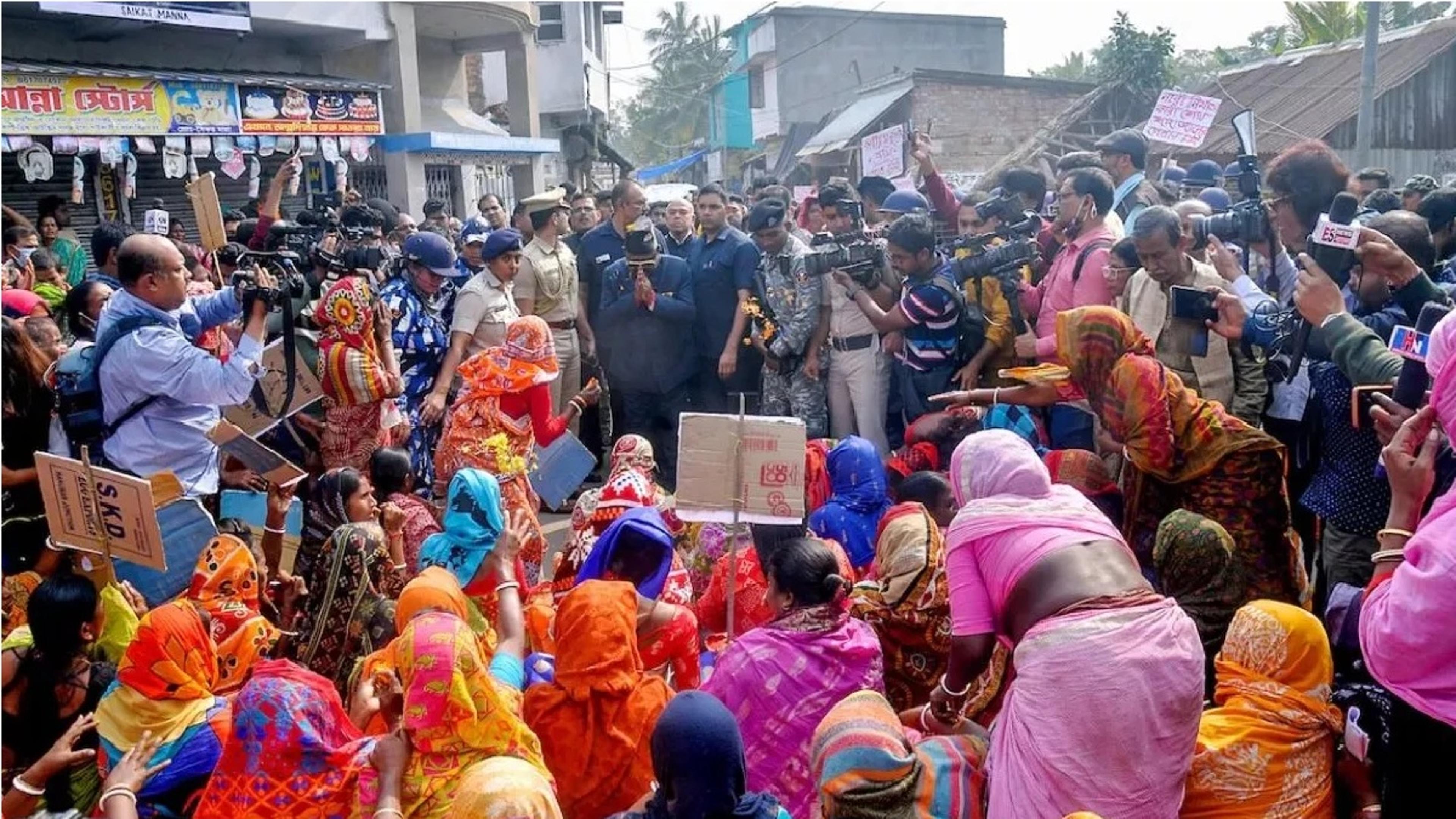 Sandeshkhali Violence: संदेशखाली बना सियासी जंग का मैदान, राष्ट्रपति शासन लगाने की मांग