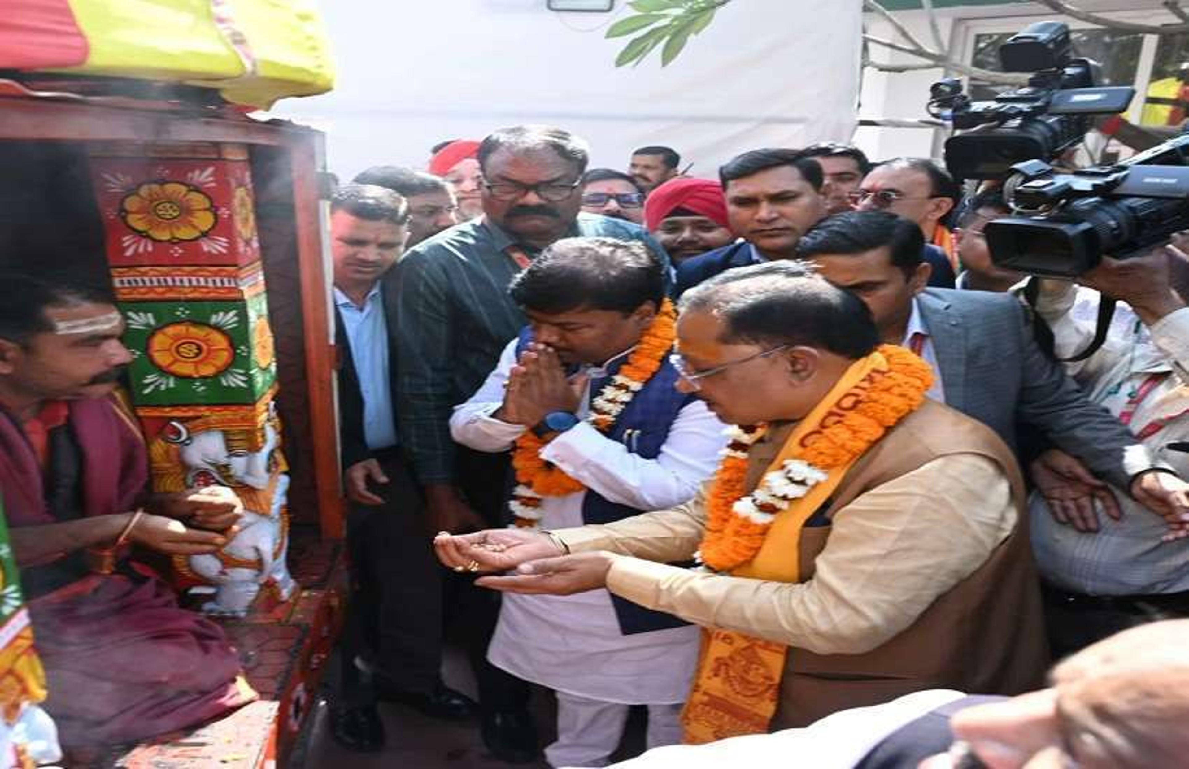 CM Vishnu Deo Sai Birthday: जन्मदिन पर मुख्यमंत्री साय ने जग्गनाथ भगवान से लिया आर्शिवाद, बच्चों के साथ काटा केक, देंखें PHOTOS