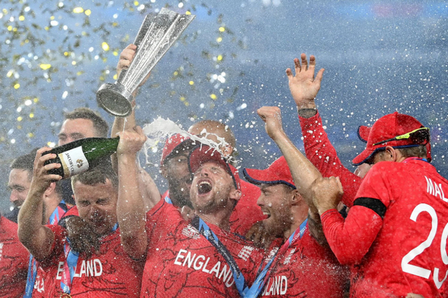 England Won T20 World Cup : जोस बटलर ने जीत का जश्न रुकवाकर पेश की सांप्रदायिक सौहार्द की मिसाल, देखें Video
