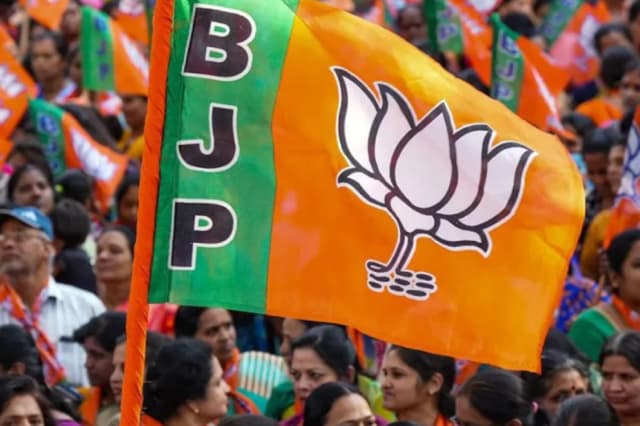 Lok Sabha Elections 2024: कम वोटिंग से ECI और राजनीतिक दल चिंतित, भाजपा ने मतदान
प्रतिशत को बढ़ाने के लिए कसी कमर